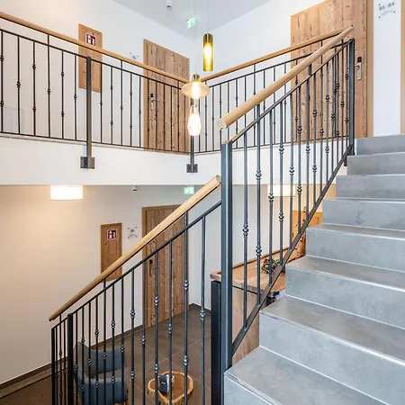 샬레 In Near Lift *