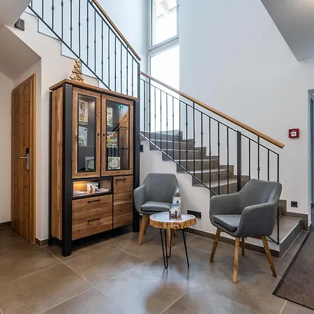 샬레 In Near Lift *